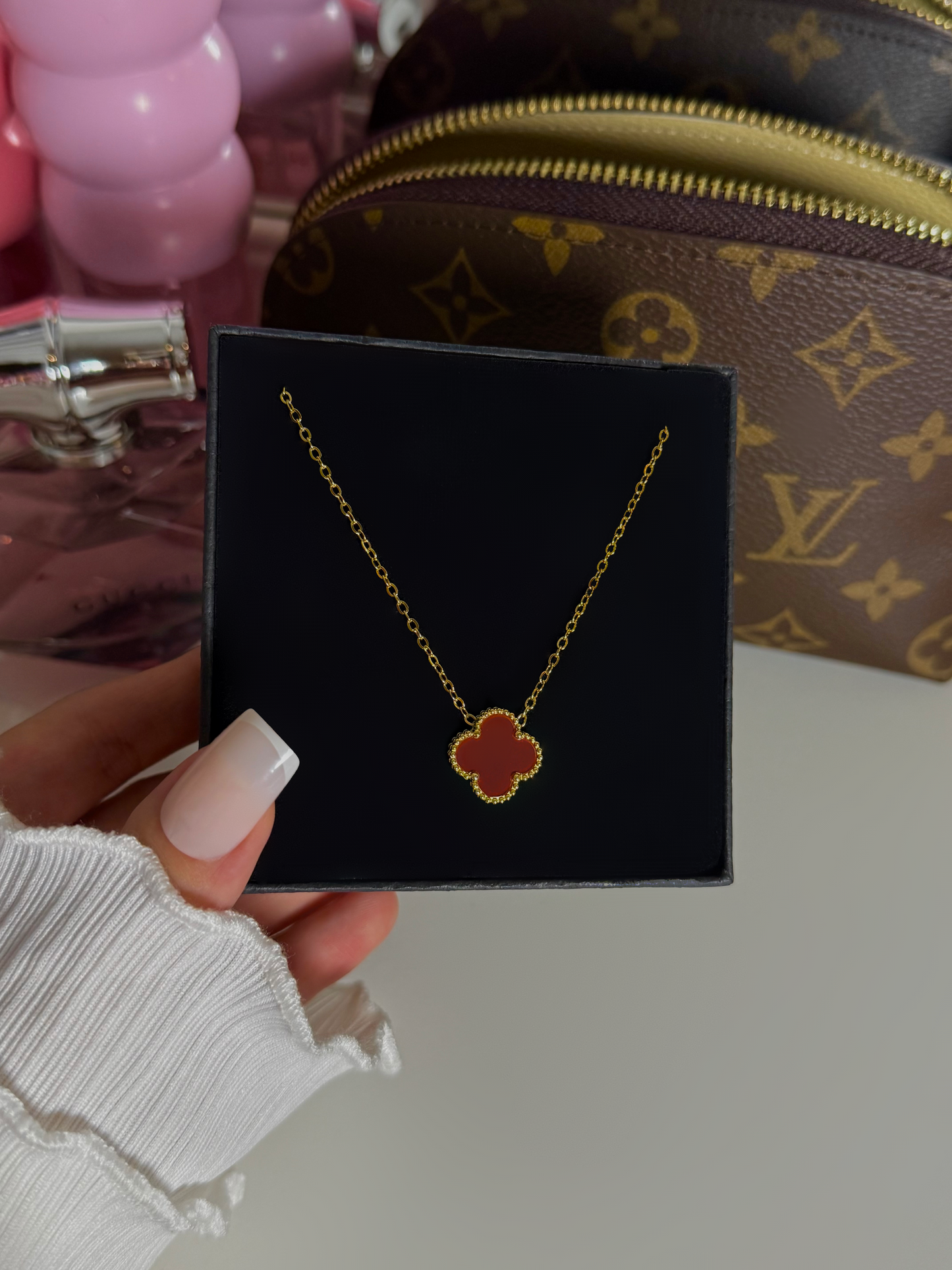 COLLIER CLOVER