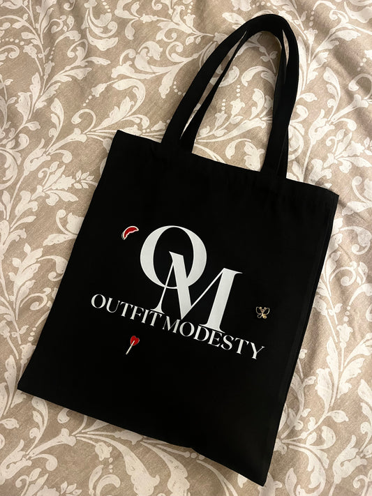 TOTE BAG OUTFIT MODESTY